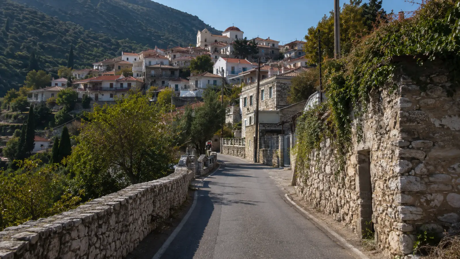 Driving in Samos: 9 Essential Tips for Tourists